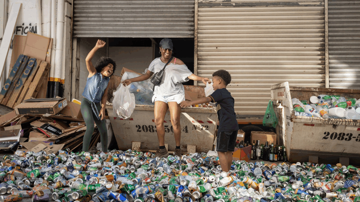 CRÍTICA – A MELHOR MÃE DO MUNDO